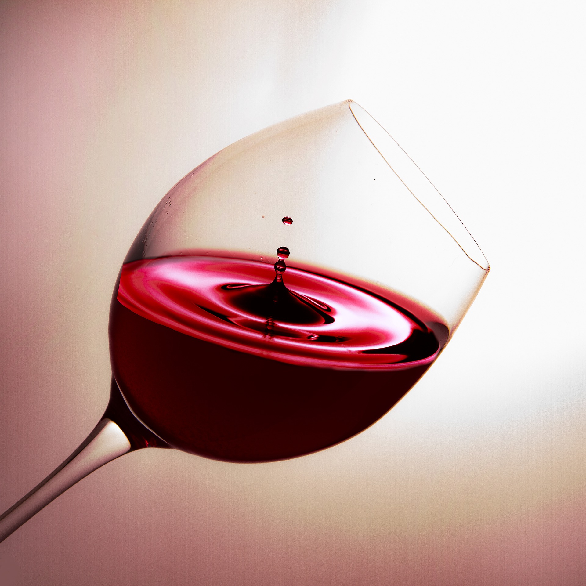Rodzaje win - wytrawne, słodkie, francuskie, australijskie, czerwone, białe...